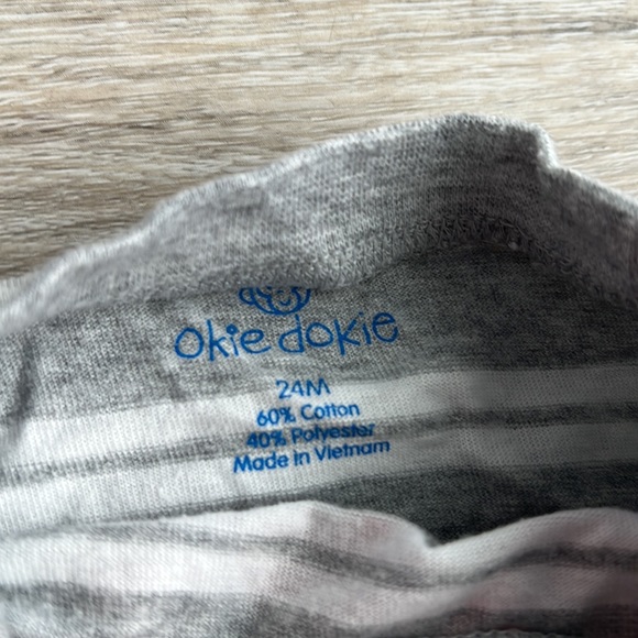 Lot of 5 boys long sleeve tees shirts, Santa, Penguin, t-Rex, alligator size 24m - Picture 8 of 11